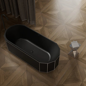 Close-up of matte black Beryl Series bathtub featuring a smooth white rim